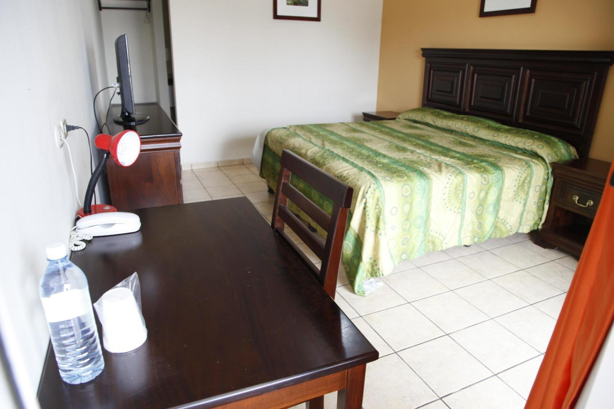 Apart Hotel Pico Bonito La Ceiba Zimmer foto